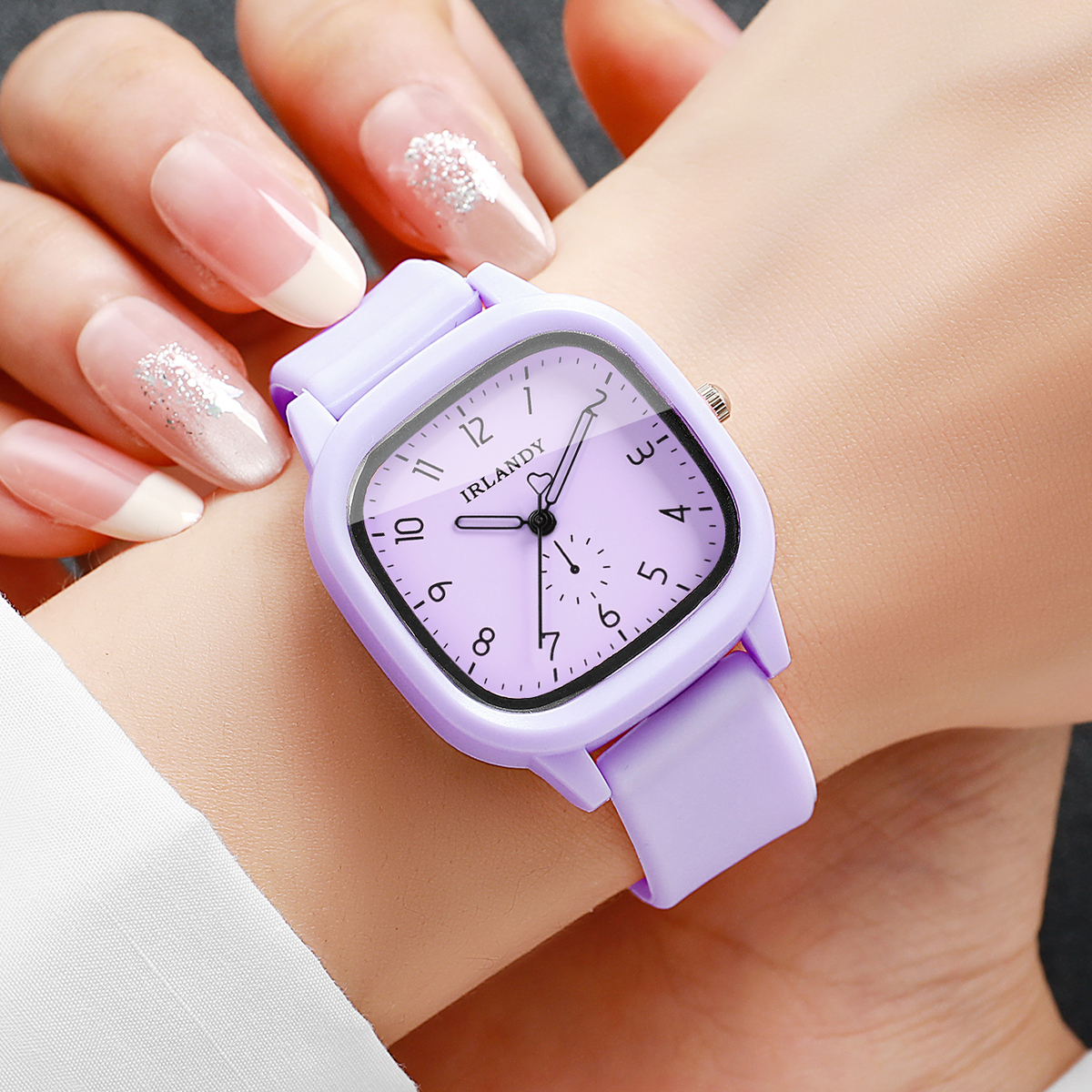 Fashion Women Quartz Watch Sim - Silicone Band Women のレビューと価格